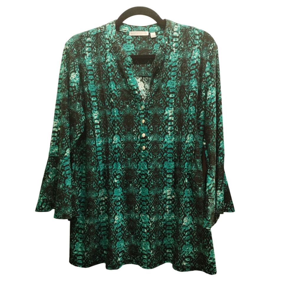 Notations Women's Size Large Green Snakeskin Print Bell Sleeve Popover Top